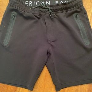 American Eagle men’sjogger shorts with zipper pockets